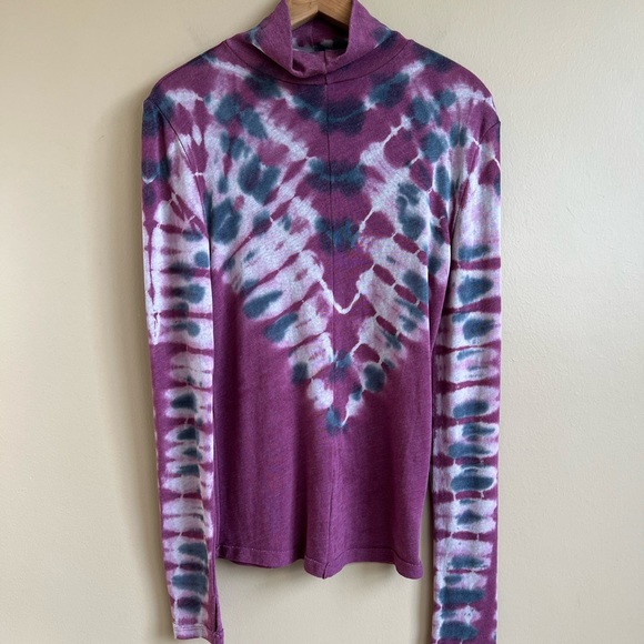 FREE PEOPLE women’s psychedelic turtleneck pullover size medium very soft! - Picture 2 of 10